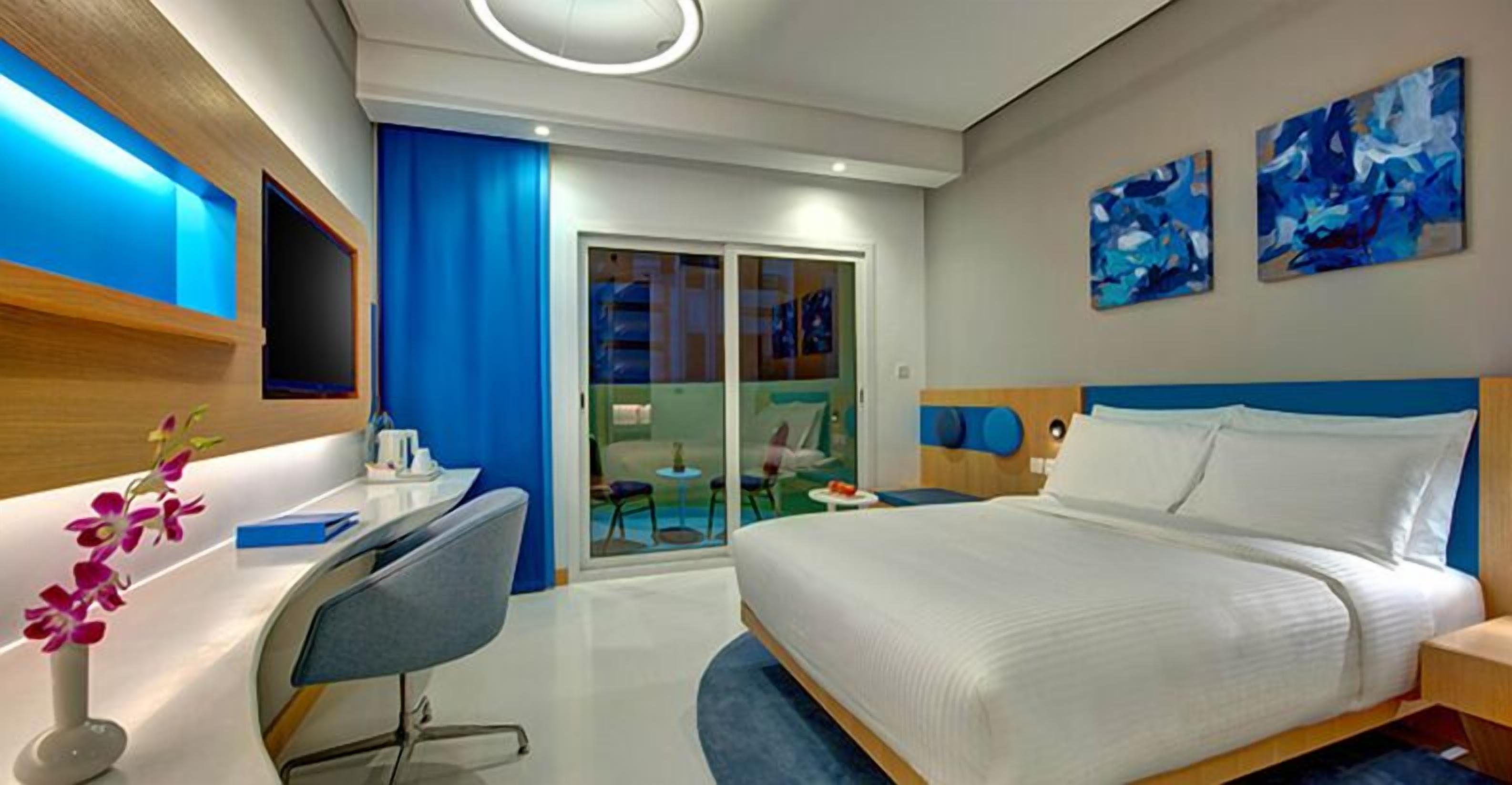 Premium bedding, minibar, in-room safe, desk