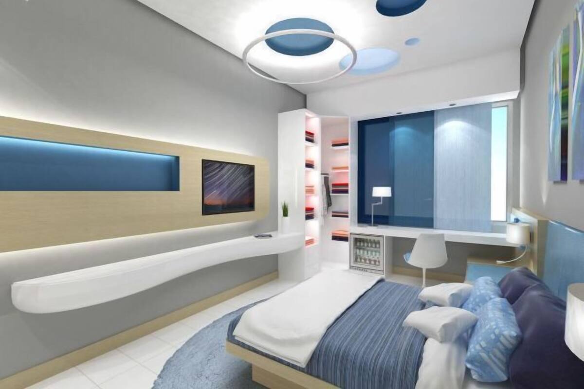 Premium bedding, minibar, in-room safe, desk