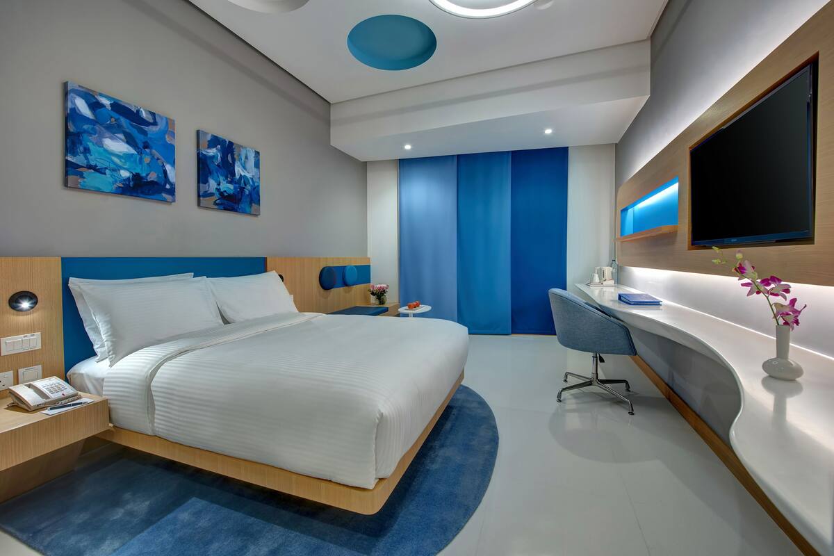 Premium bedding, minibar, in-room safe, desk