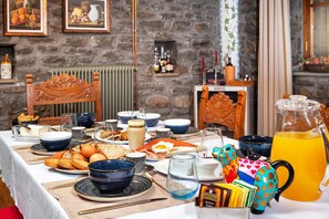 Desayuno completo gratuito