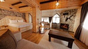 Deluxe Room, 1 Double Bed, Jetted Tub | Desk, laptop workspace, blackout drapes, WiFi (free) - Abant Yayla Dagevi (Bolu)
