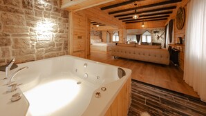 Deluxe Room, 1 Double Bed, Jetted Tub | Desk, laptop workspace, blackout drapes, WiFi (free) - Abant Yayla Dagevi (Bolu)