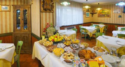 Hotel Holidays