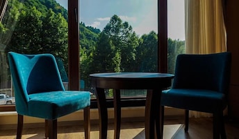 120-tums LCD-tv med satellitkanaler, tv och datorskÀrmar