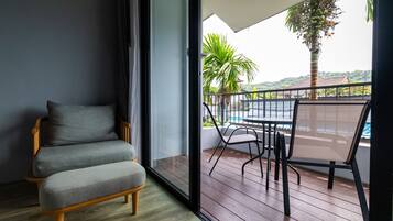 Deluxe Twin Room, Mountain View | Down comforters, in-room safe, desk, laptop workspace