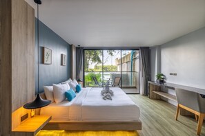 Down comforters, in-room safe, desk, laptop workspace - Antiya Hotel Phuket (Chalong)