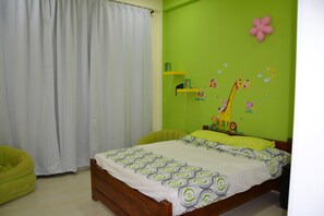 Desk, iron/ironing board, free WiFi - Villa Sam & Sun (Galle)