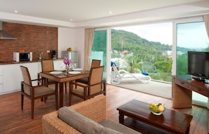 In-room safe, desk, soundproofing, free WiFi - Shanaya Residence Ocean View Kata (Karon)
