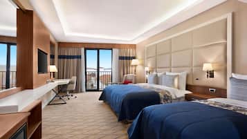 Room, 2 Twin Beds, Non Smoking | Hypo-allergenic bedding, minibar, in-room safe, desk