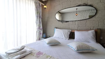 Quarto casal luxo | Roupas de cama premium, cofres nos quartos, quartos à prova de som