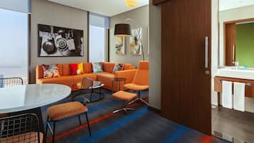 Suite, 1 habitación, no fumadores | 1 dormitorio, ropa de cama hipoalergénica, minibar y caja fuerte