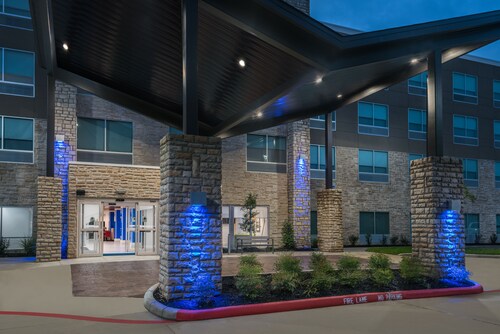 Holiday Inn Express & Suites Sugar Land SE - Missouri City by IHG
