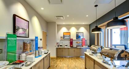 Hampton Inn & Suites Boston/Waltham