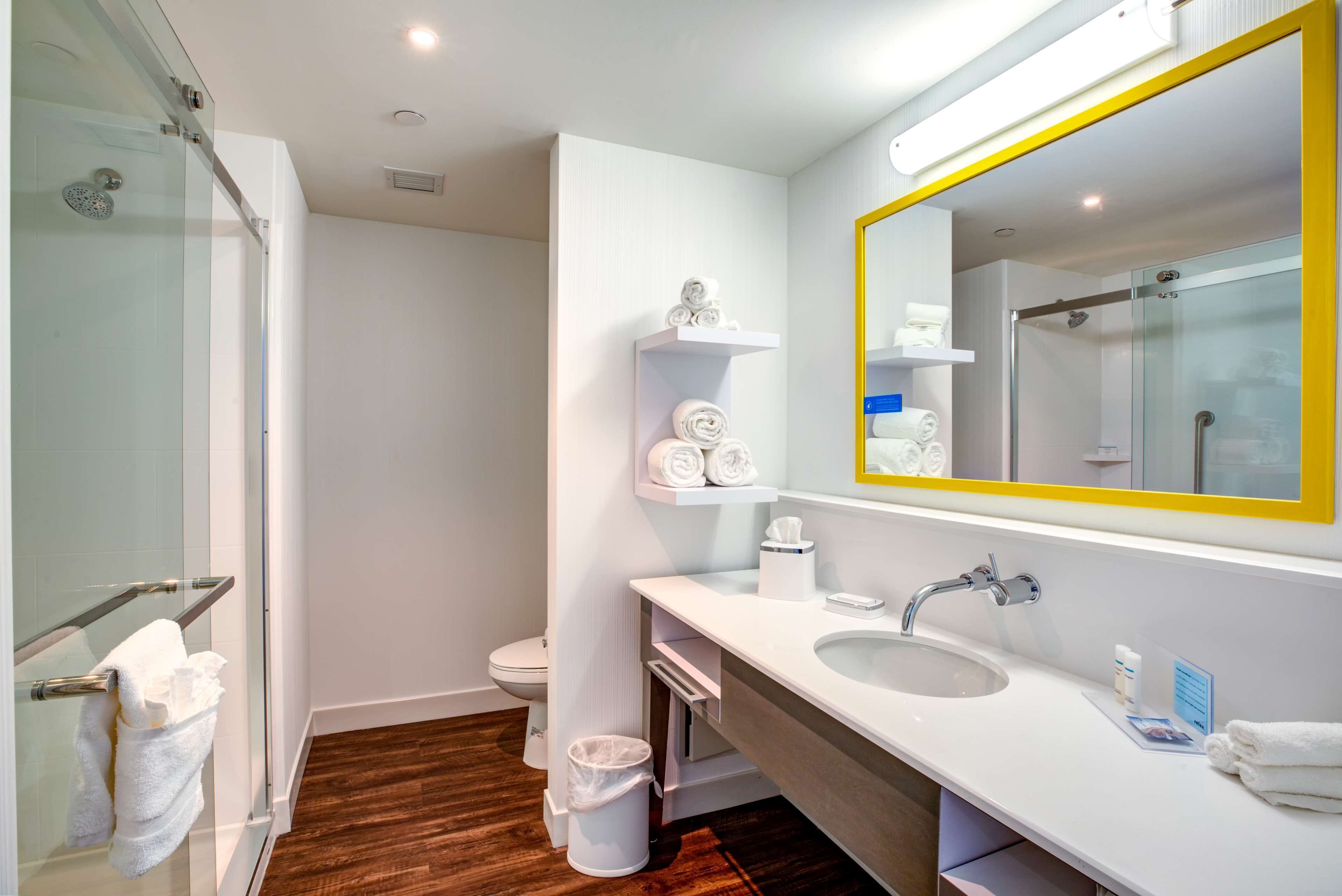 free toiletries, towels