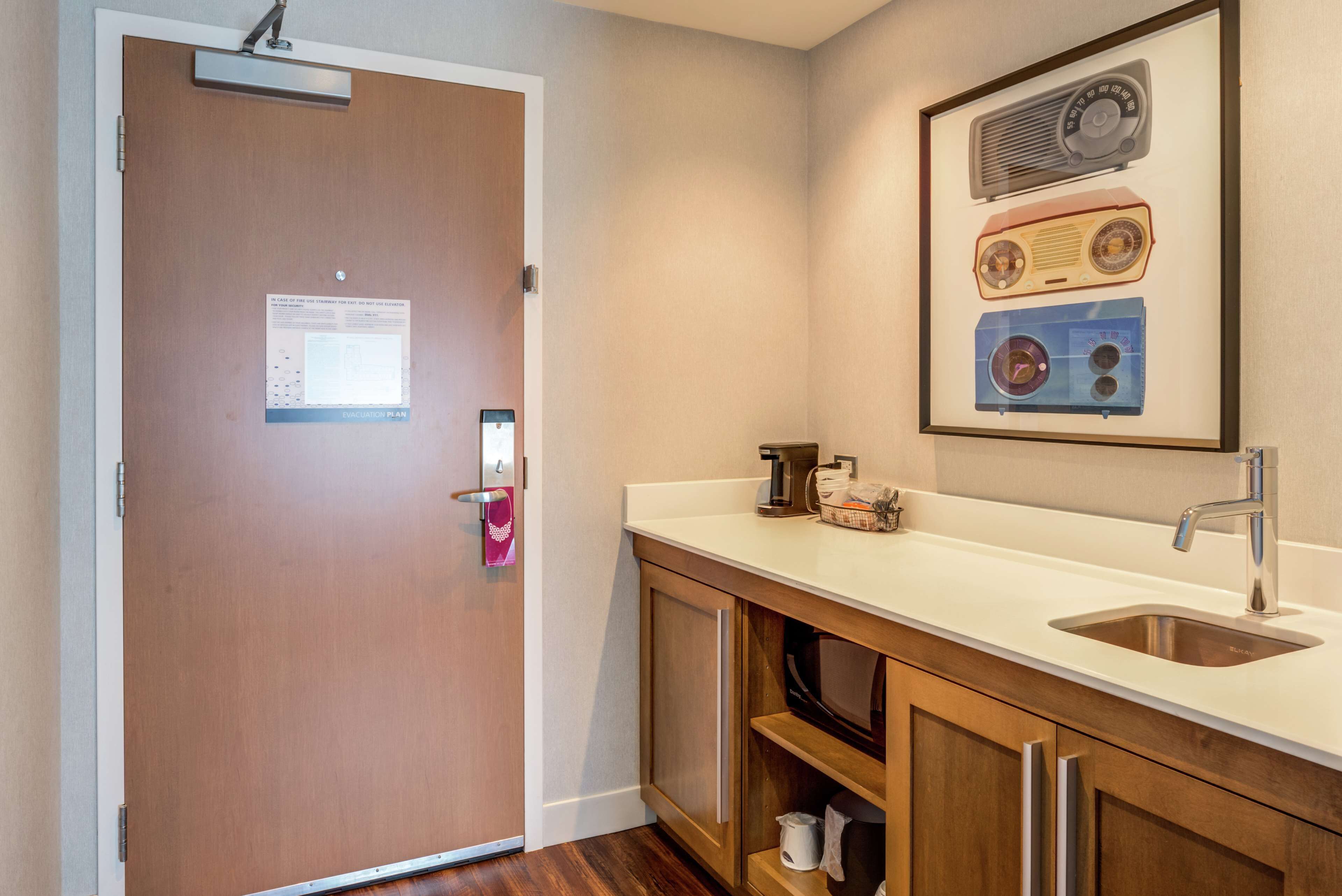 studio, 2 queen beds, non smoking | premium bedding, pillow-top beds, in-room safe, desk