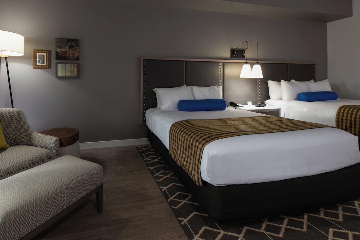 1 bedroom, Egyptian cotton sheets, premium bedding, pillowtop beds