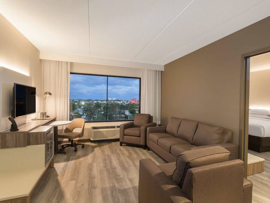 Peralatan tempat tidur premium, gebar bulu kapas, peti besi dalam bilik