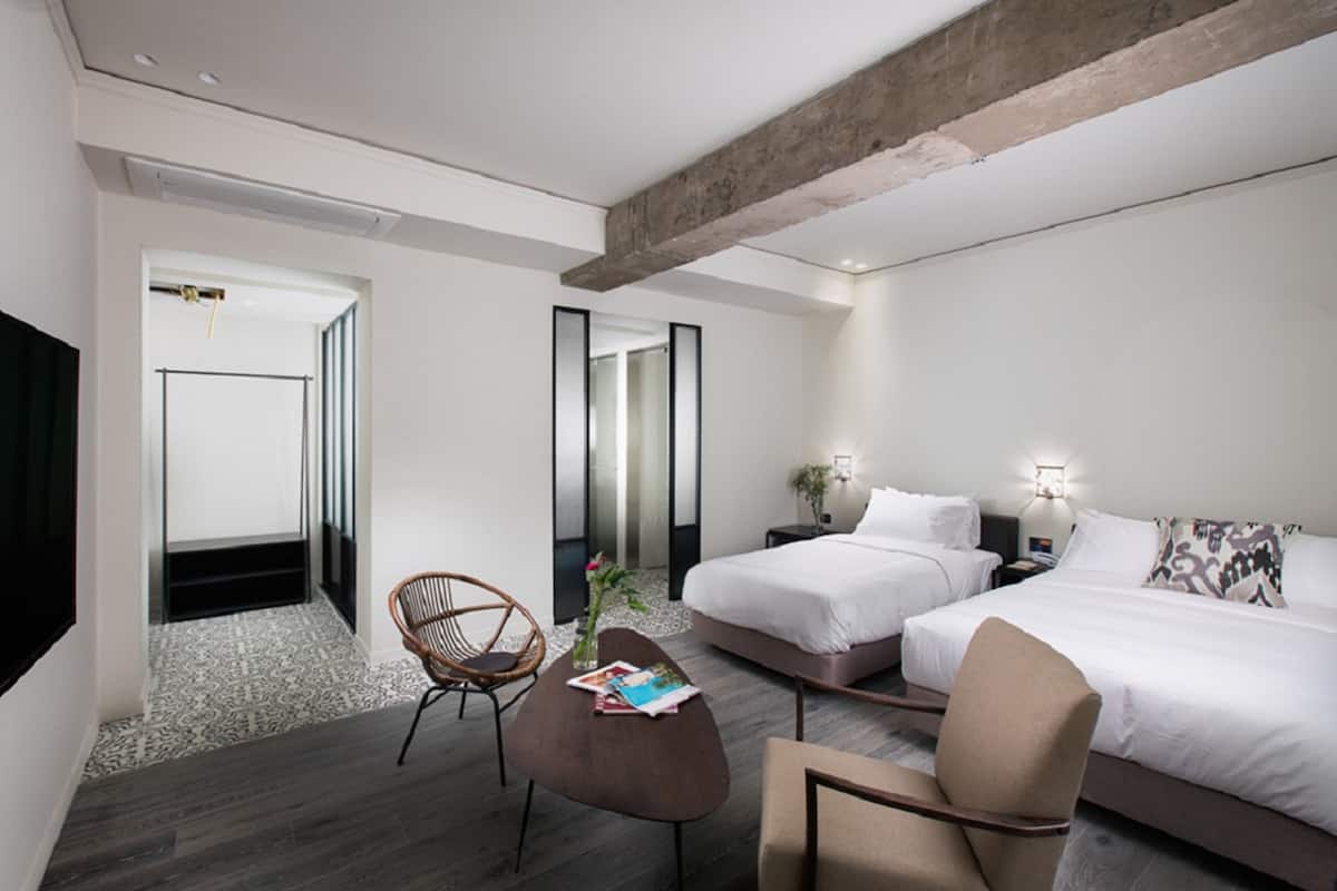 Suite Twin Room | Hochwertige Bettwaren, Daunenbettdecken, Zimmersafe