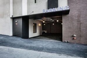 Aparcamiento sin asistencia gratuito