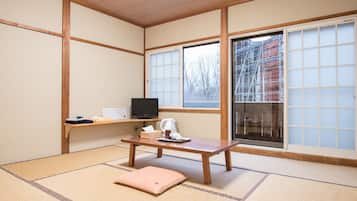 Japanese Style Room | Free WiFi, bed sheets
