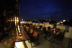 Rooftop bar - Jam Hostel Bangkok (Bangkok)