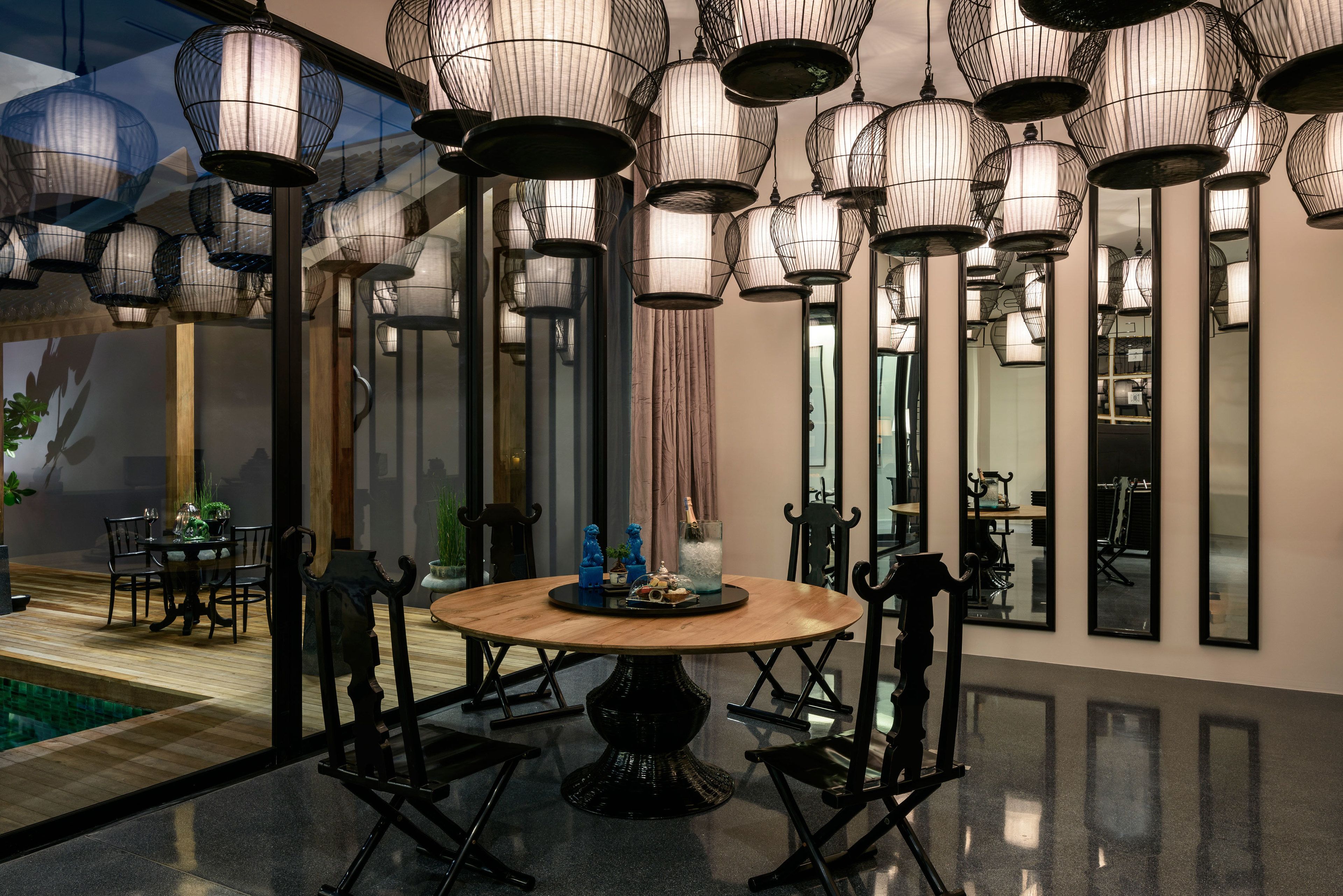 the editor | living area | 55-inch smart tv with digital channels, tv, netflix