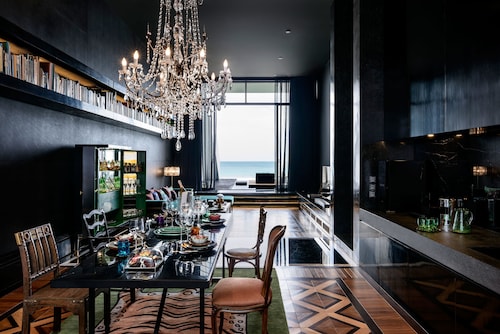 The Secret Pool Villas By The Library