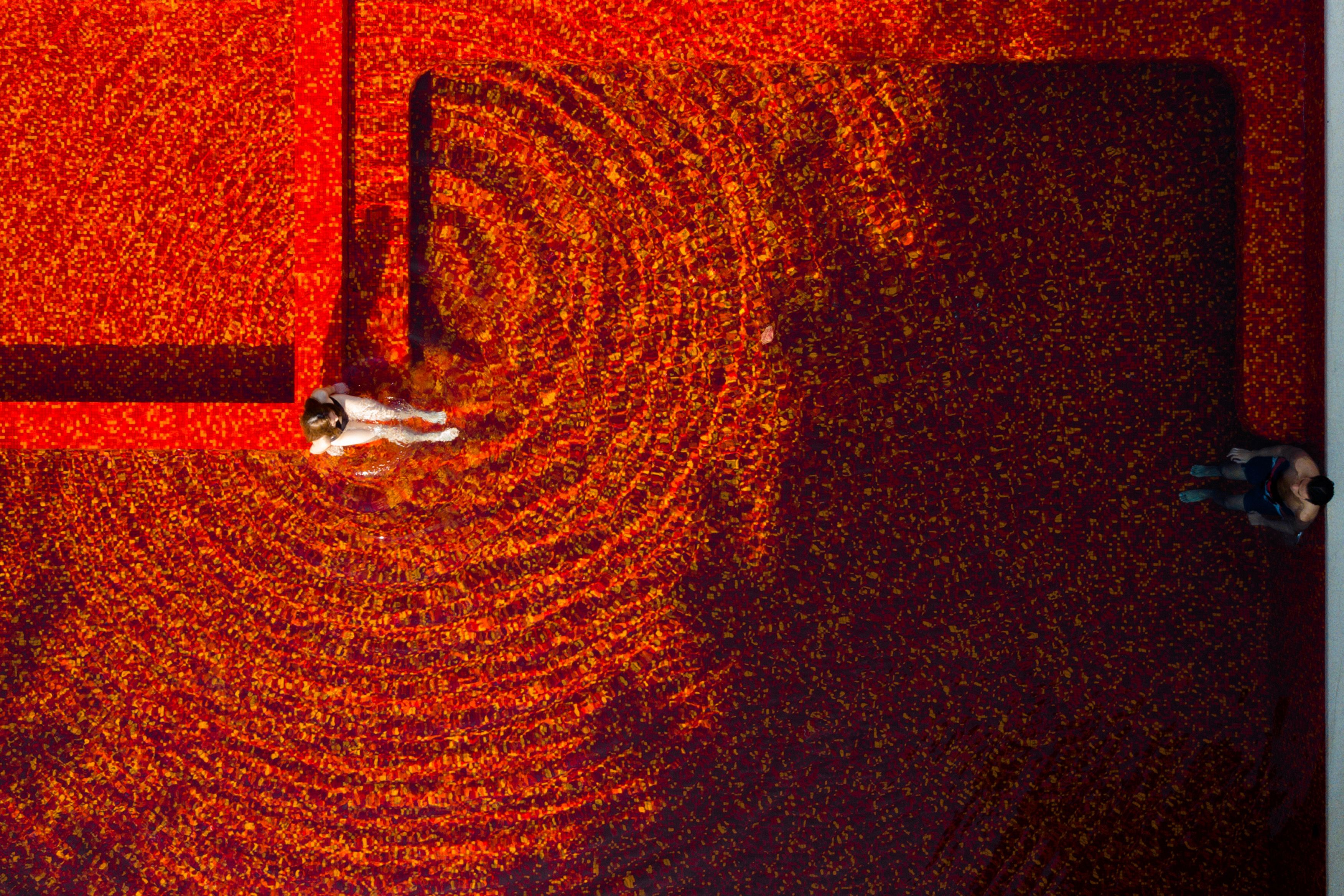 outdoor pool, pool loungers