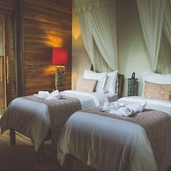 Kamar Superior, 1 kamar tidur, pemandangan kolam renang | Minibar, brankas, dan didekorasi berbeda-beda