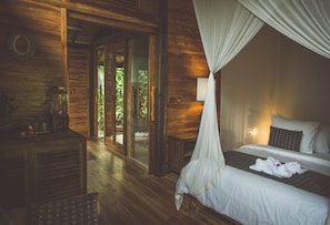 Minibar, safe på rommet, individuelt dekorert og individuelt innredet