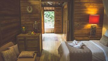 Superior Room, 1 Bedroom, Pool View