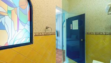 Elite Room | Bathroom