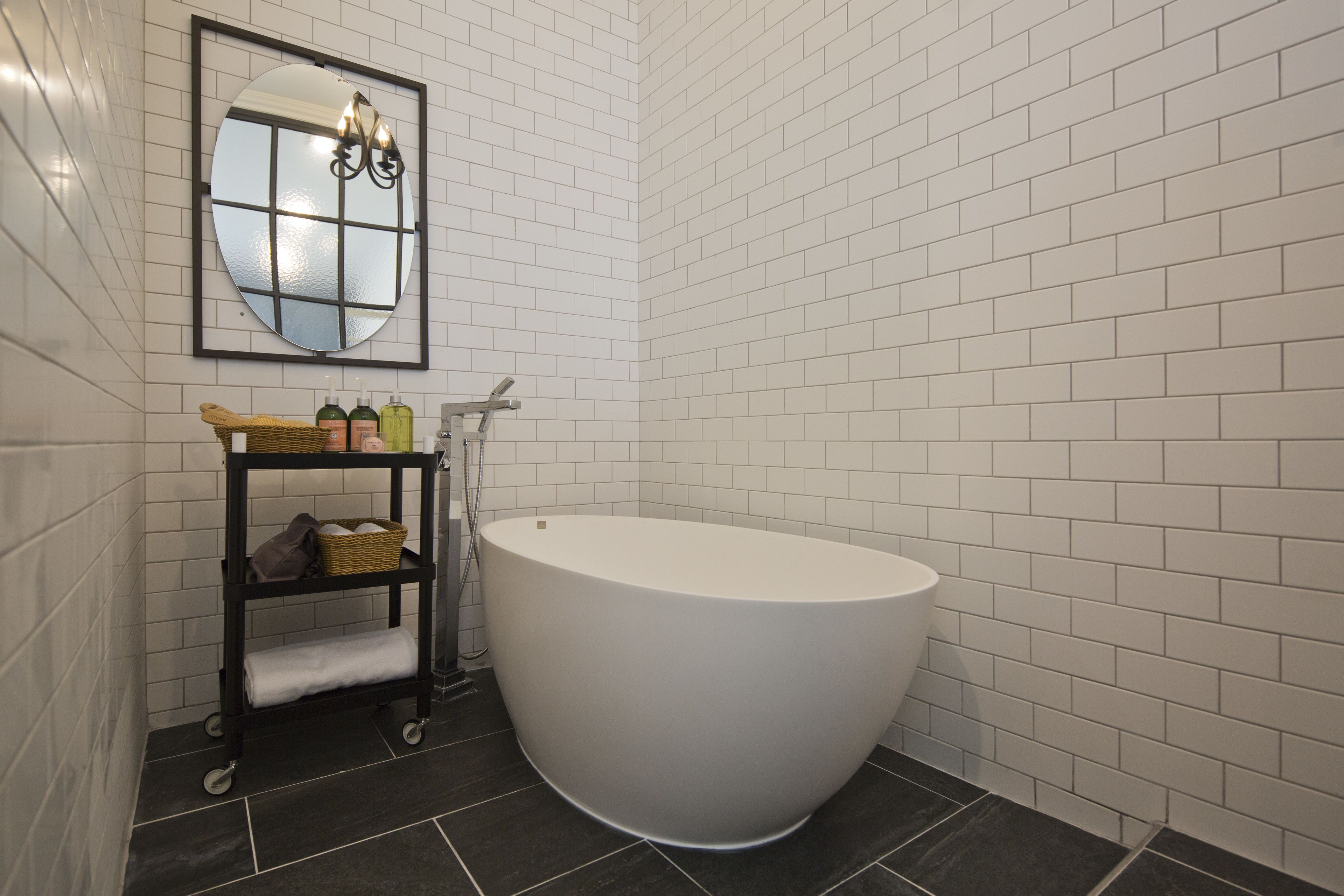 superior twin room | deep-soaking bathtub