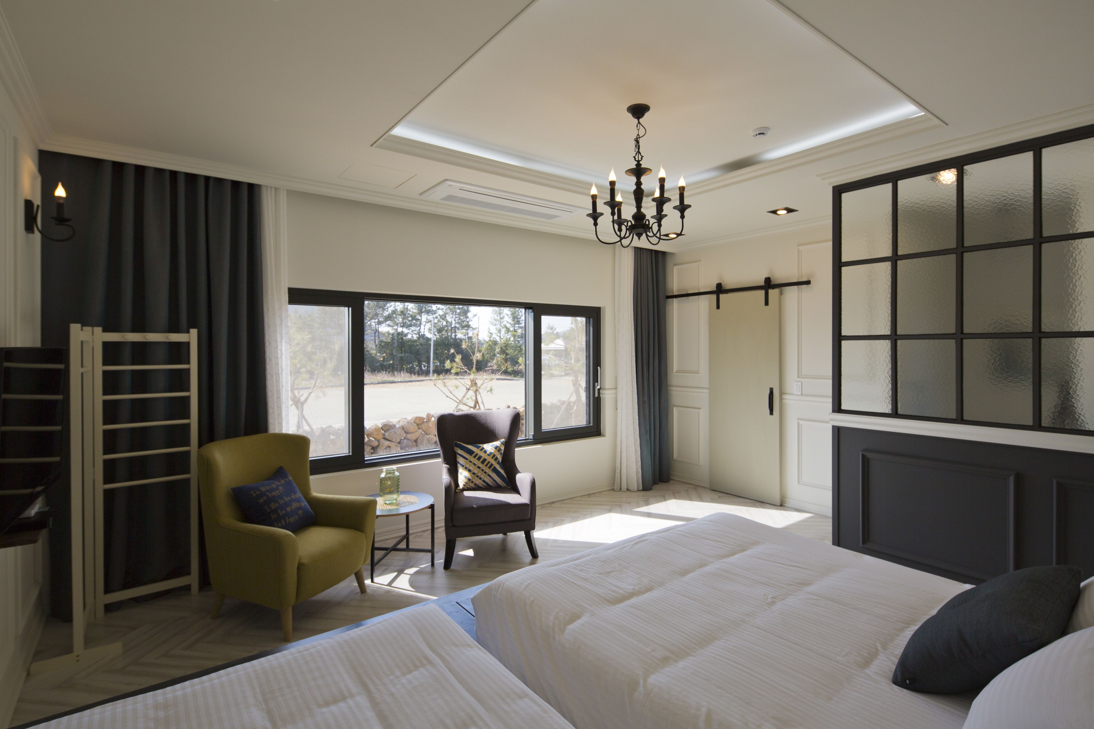 deluxe twin room | premium bedding, free wifi