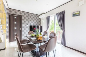 Hus | Opholdsområde | Fladskærms-tv