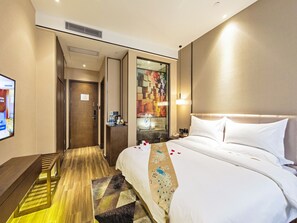 スーペリア ダブルルーム | デスク、遮光カーテン、WiFi (無料)