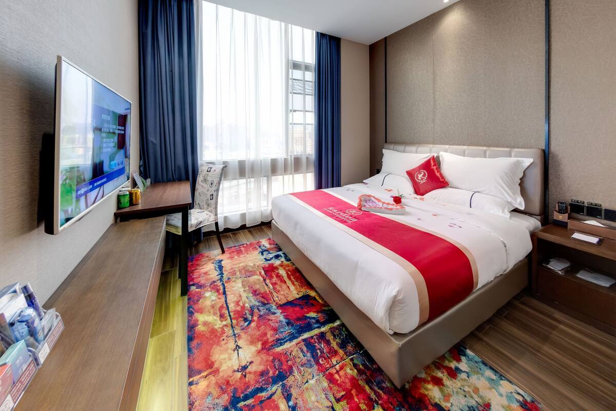Superior suite | Een bureau, verduisterende gordijnen, gratis wifi