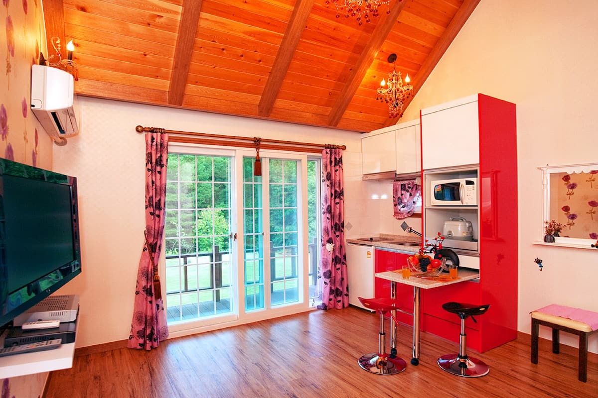 Studio (Captain Hook) | Dapur kecil pribadi | Lemari es, microwave, kompor, dan ketel listrik