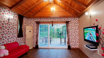 Family House, 2 Bedrooms | Free WiFi