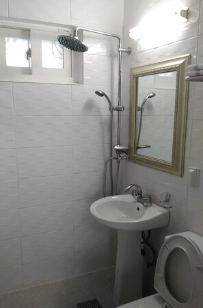 Duplex (Snow White) | Bathroom | Shower, free toiletries, hair dryer, slippers - As First Time Pension (Pyeongchang)