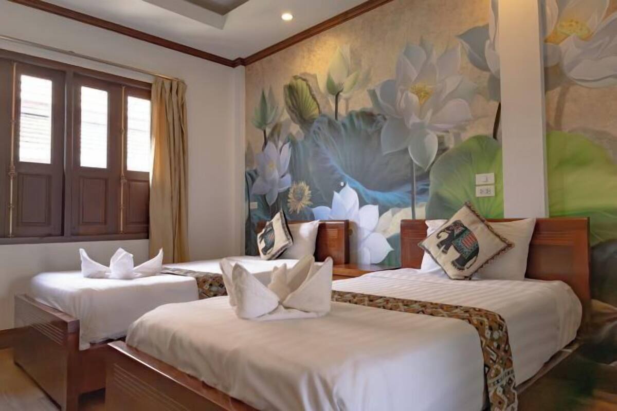 1 bedroom, premium bedding, in-room safe, desk