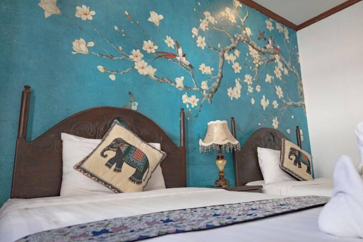 1 bedroom, premium bedding, in-room safe, desk