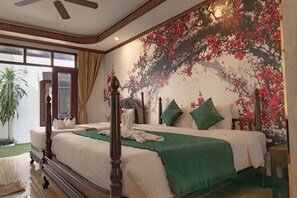 Deluxe Triple Room, Non Smoking | 1 bedroom, premium bedding, in-room safe, desk
