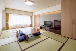 In-room safe, desk, laptop workspace, blackout drapes