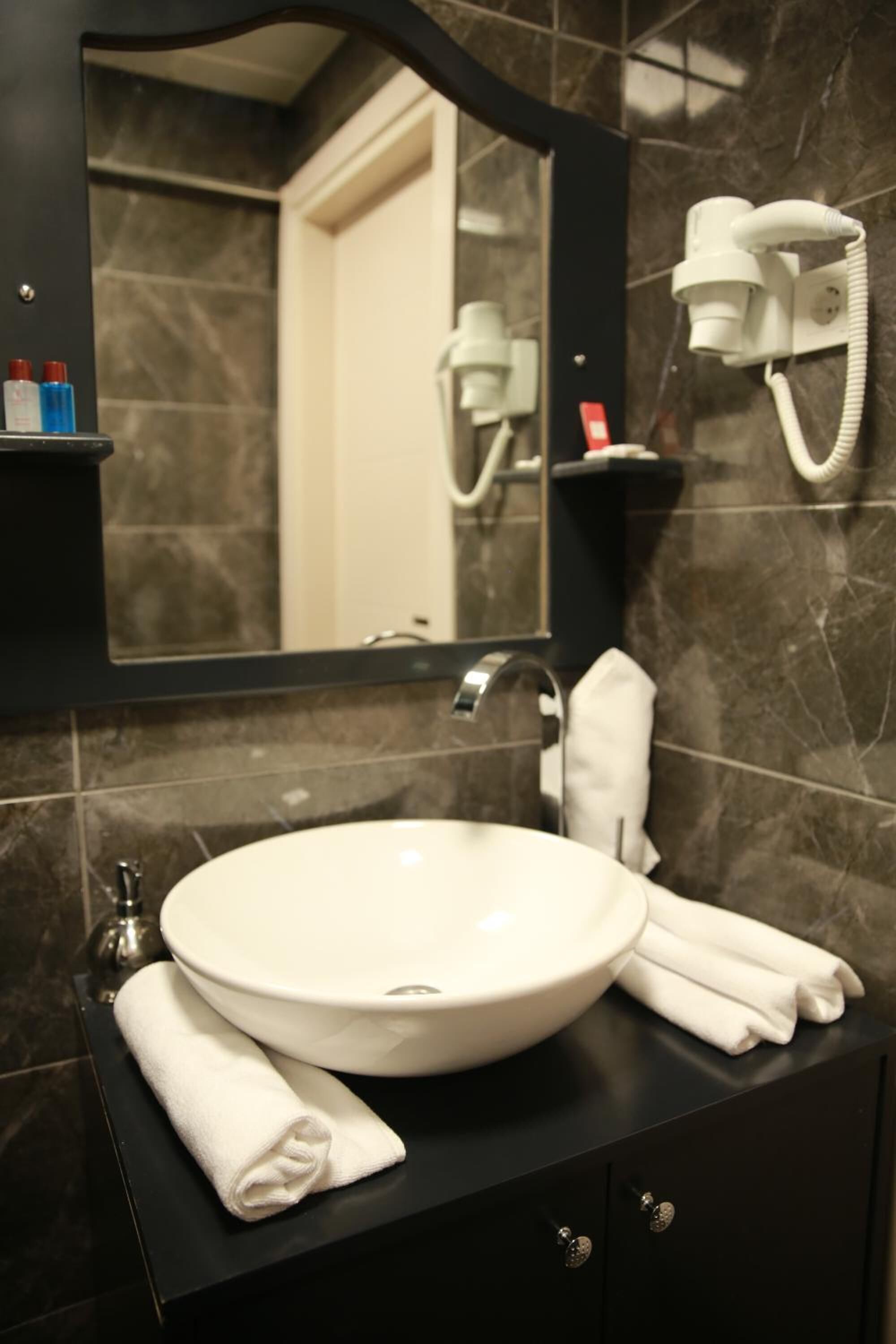 Photo - Pelican House Hotel