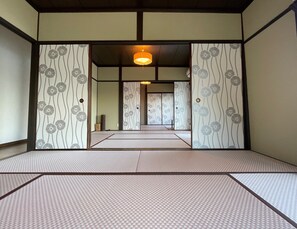 3 makuuhuonetta, silitysrauta/-lauta, ilmainen Wi-Fi