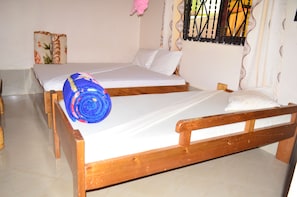 1 habitación, tabla de planchar con plancha y wifi