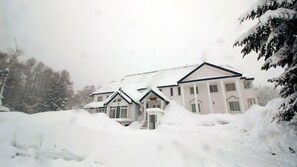 Front of property - Yukiya (Hakuba)