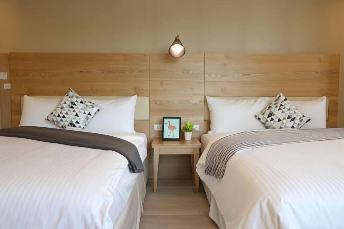 Premium bedding, minibar, laptop workspace, blackout curtains