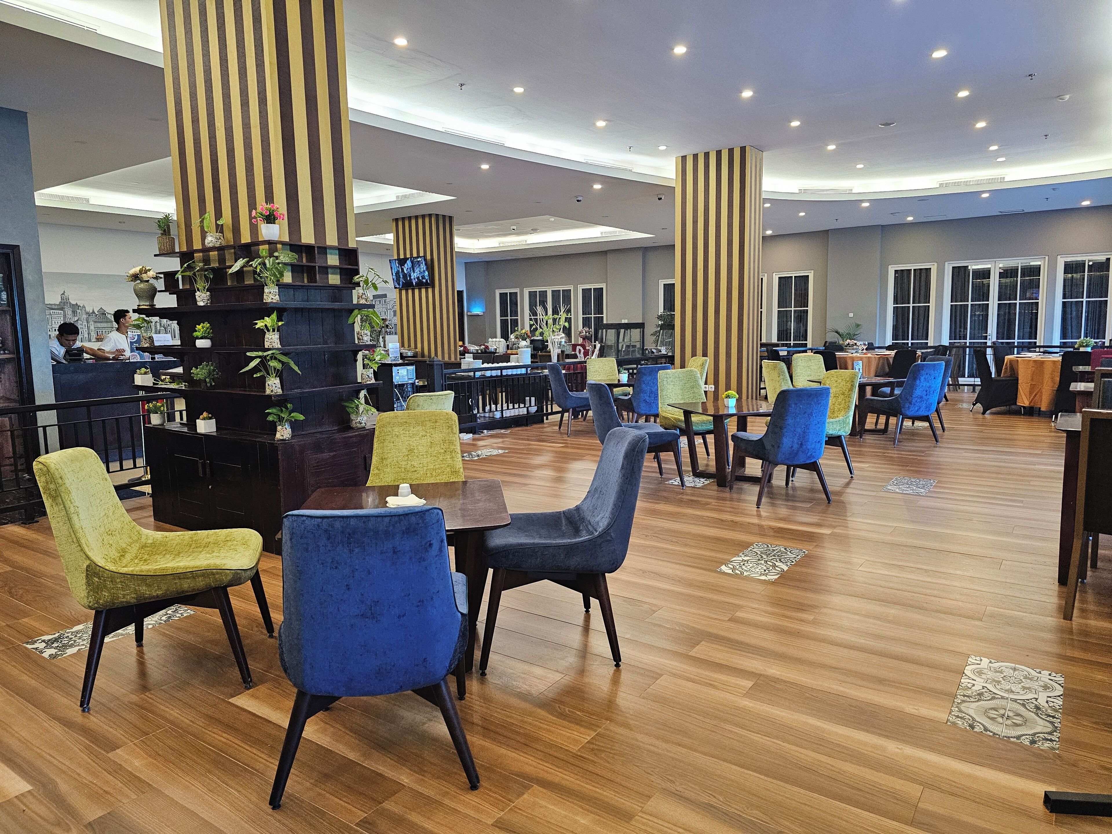 breakfast, lunch, dinner served; indonesian cuisine